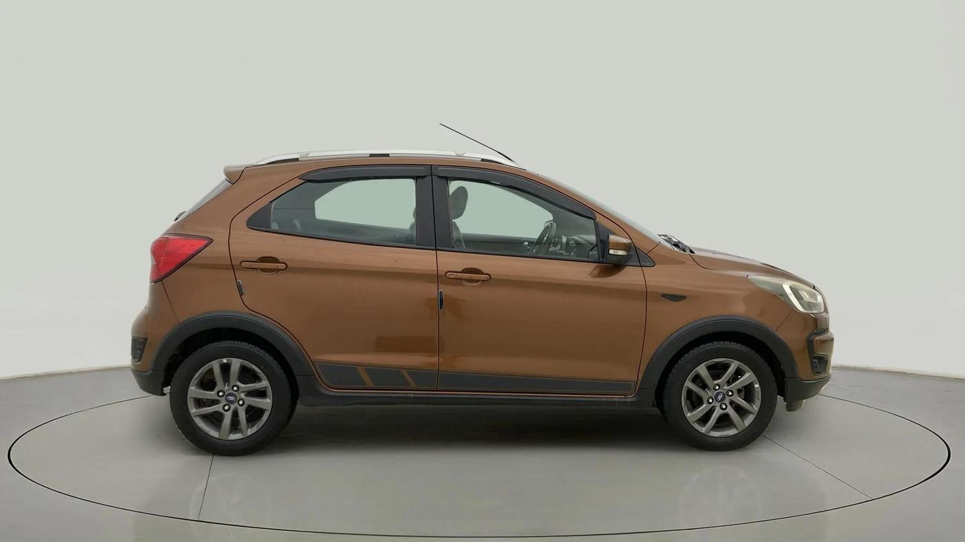 2018 Ford FREESTYLE TITANIUM 1.2 PETROL, Petrol, Manual, 61,432 km, Right Side View