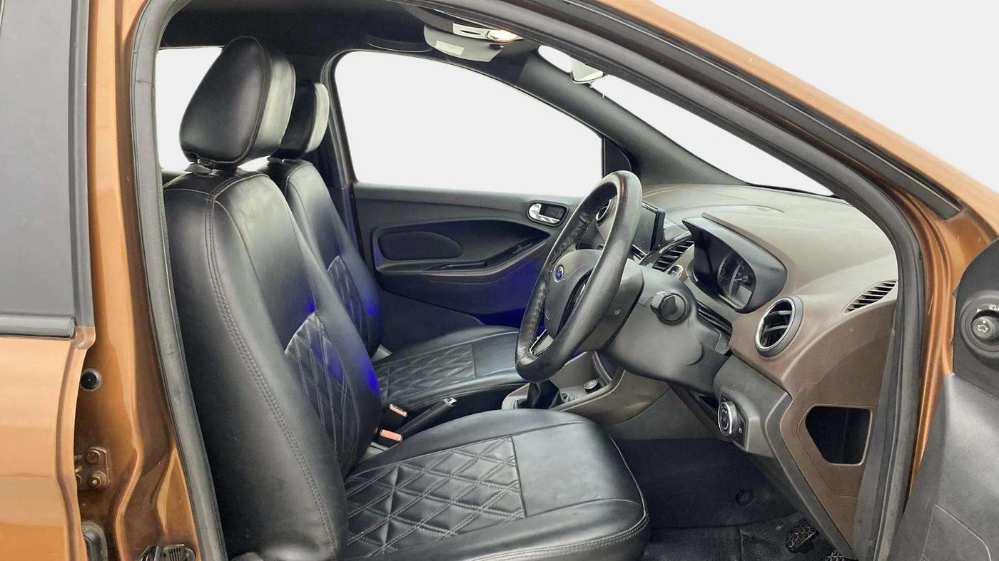 2018 Ford FREESTYLE TITANIUM 1.2 PETROL, Petrol, Manual, 61,432 km, Right Side Front Door Cabin