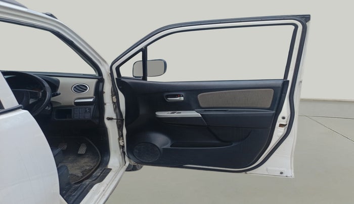 2014 Maruti Wagon R 1.0 LXI, Petrol, Manual, 70,470 km, RHS Front Door