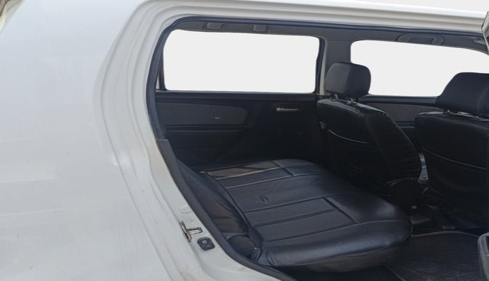 2014 Maruti Wagon R 1.0 LXI, Petrol, Manual, 70,470 km, Right Side Rear Door Cabin