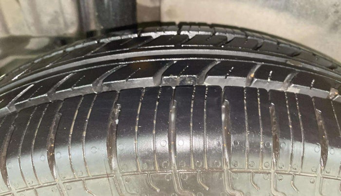 2013 Maruti Swift Dzire VXI, Petrol, Manual, 28,776 km, Right Rear Tyre Tread