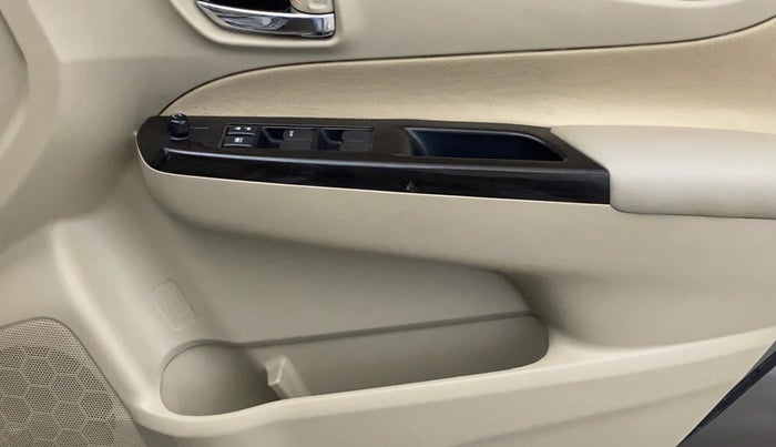 2018 Maruti Ciaz DELTA 1.5 SHVS MT PETROL, Petrol, Manual, 31,376 km, Driver Side Door Panels Control