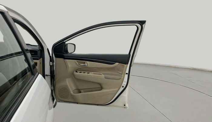 2016 Maruti Ciaz VXI, Petrol, Manual, 56,063 km, RHS Front Door