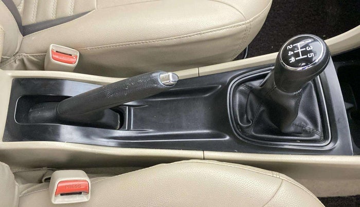 2016 Maruti Ciaz VXI, Petrol, Manual, 56,063 km, Gear Lever