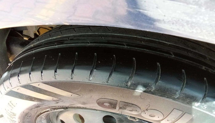 2017 Maruti Dzire VDI, Diesel, Manual, 1,08,728 km, Left Rear Tyre Tread
