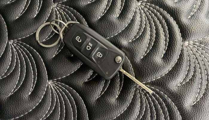 2022 Tata ALTROZ XMA PLUS PETROL, Petrol, Manual, 11,212 km, Key Close Up