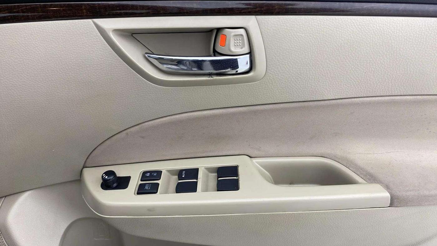2013 Maruti Swift Dzire VXI AT, Petrol, Automatic, 56,604 km, Driver Side Door Panels Control