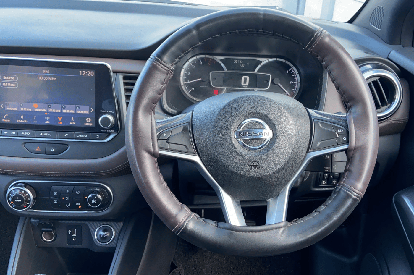 2018 Nissan Kicks XV PREMIUM O DUAL TONE DIESEL, Diesel, Manual, 38,784 km, Steering Wheel Close Up