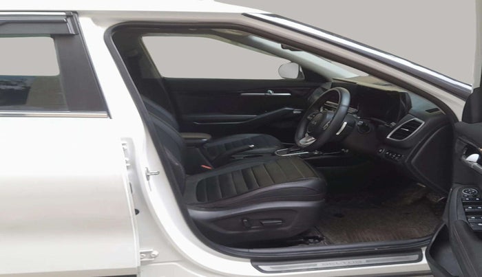 2022 KIA SELTOS GTX PLUS DCT 1.4 PETROL, Petrol, Automatic, 35,940 km, Right Side Front Door Cabin