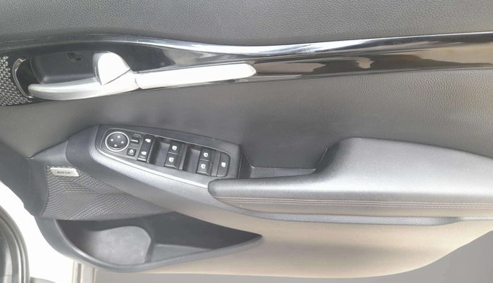 2022 KIA SELTOS GTX PLUS DCT 1.4 PETROL, Petrol, Automatic, 35,940 km, Driver Side Door Panels Control