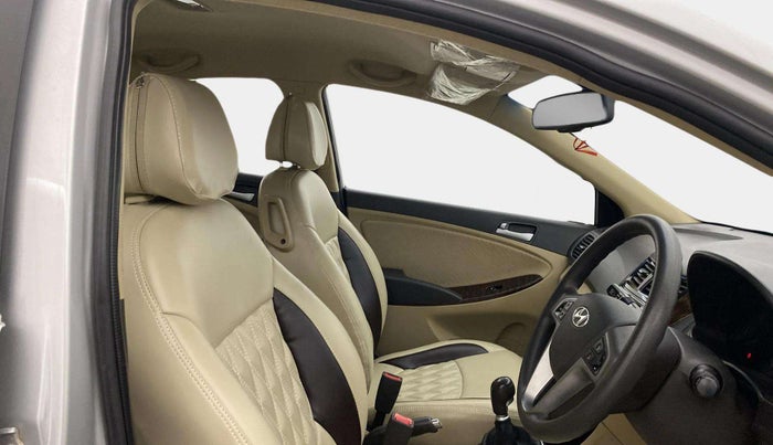 2015 Hyundai Verna FLUIDIC 4S 1.6 VTVT S(O), Petrol, Manual, 27,938 km, Right Side Front Door Cabin