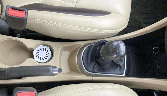 2015 Hyundai Verna FLUIDIC 4S 1.6 VTVT S(O), Petrol, Manual, 27,938 km, Gear Lever