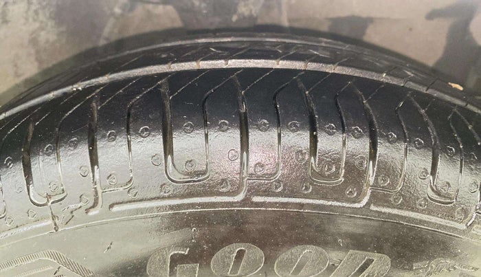 2013 Hyundai i10 ASTA 1.2 AT SUNROOF, Petrol, Automatic, 31,273 km, Right Front Tyre Tread