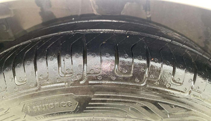 2013 Hyundai i10 ASTA 1.2 AT SUNROOF, Petrol, Automatic, 31,273 km, Left Front Tyre Tread