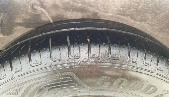 2013 Hyundai i10 ASTA 1.2 AT SUNROOF, Petrol, Automatic, 31,273 km, Right Rear Tyre Tread