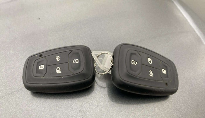 2021 Tata TIGOR XZ PLUS PETROL, Petrol, Manual, 36,866 km, Key Close Up