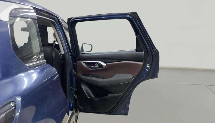 2023 Maruti Grand Vitara SIGMA SMART HYBRID, Petrol, Manual, 17,484 km, RHS Rear Door