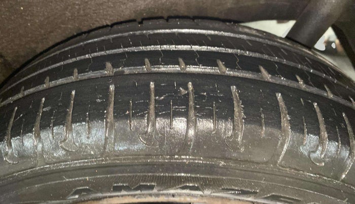 2013 Maruti Wagon R 1.0 VXI, Petrol, Manual, 21,287 km, Left Rear Tyre Tread