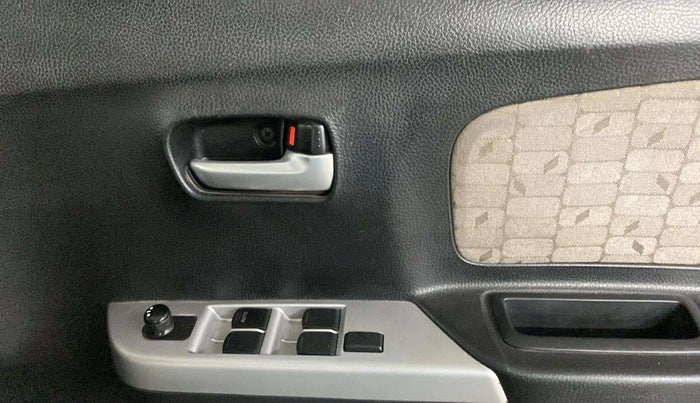 2013 Maruti Wagon R 1.0 VXI, Petrol, Manual, 21,287 km, Driver Side Door Panels Control