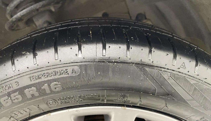 2017 Maruti Ciaz ALPHA 1.4 PETROL, Petrol, Manual, 75,643 km, Right Front Tyre Tread