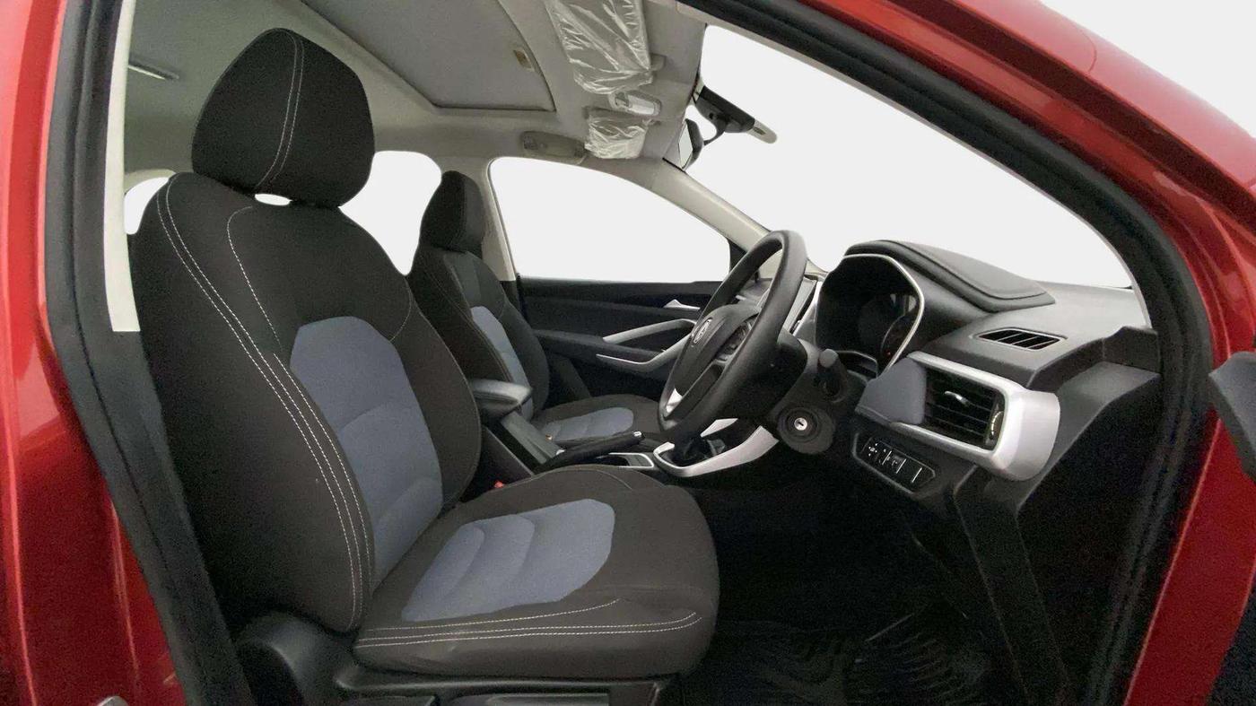 2021 MG HECTOR SHINE 1.5 PETROL TURBO MT, Petrol, Manual, 21,617 km, Right Side Front Door Cabin