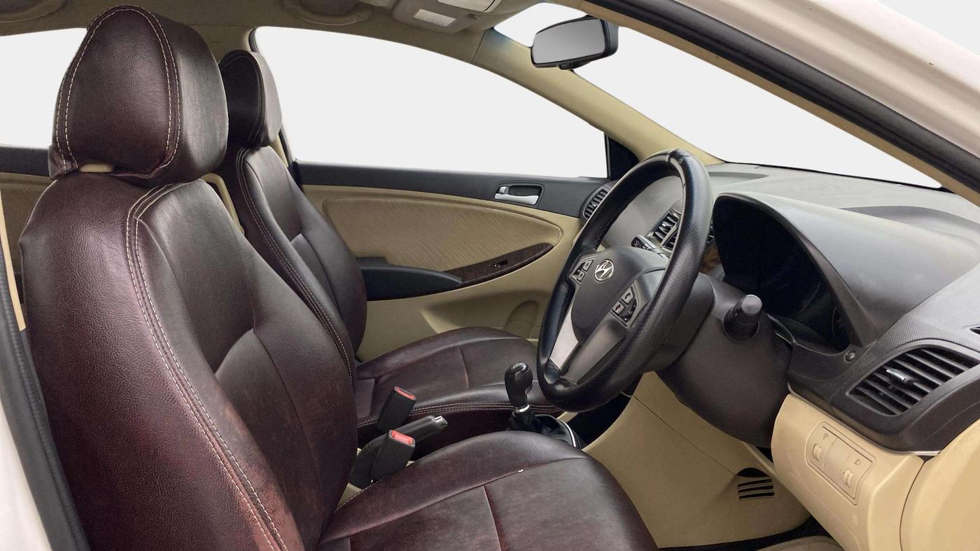2015 Hyundai Verna FLUIDIC 1.6 CRDI S(O) 4S, Diesel, Manual, 76,187 km, Right Side Front Door Cabin
