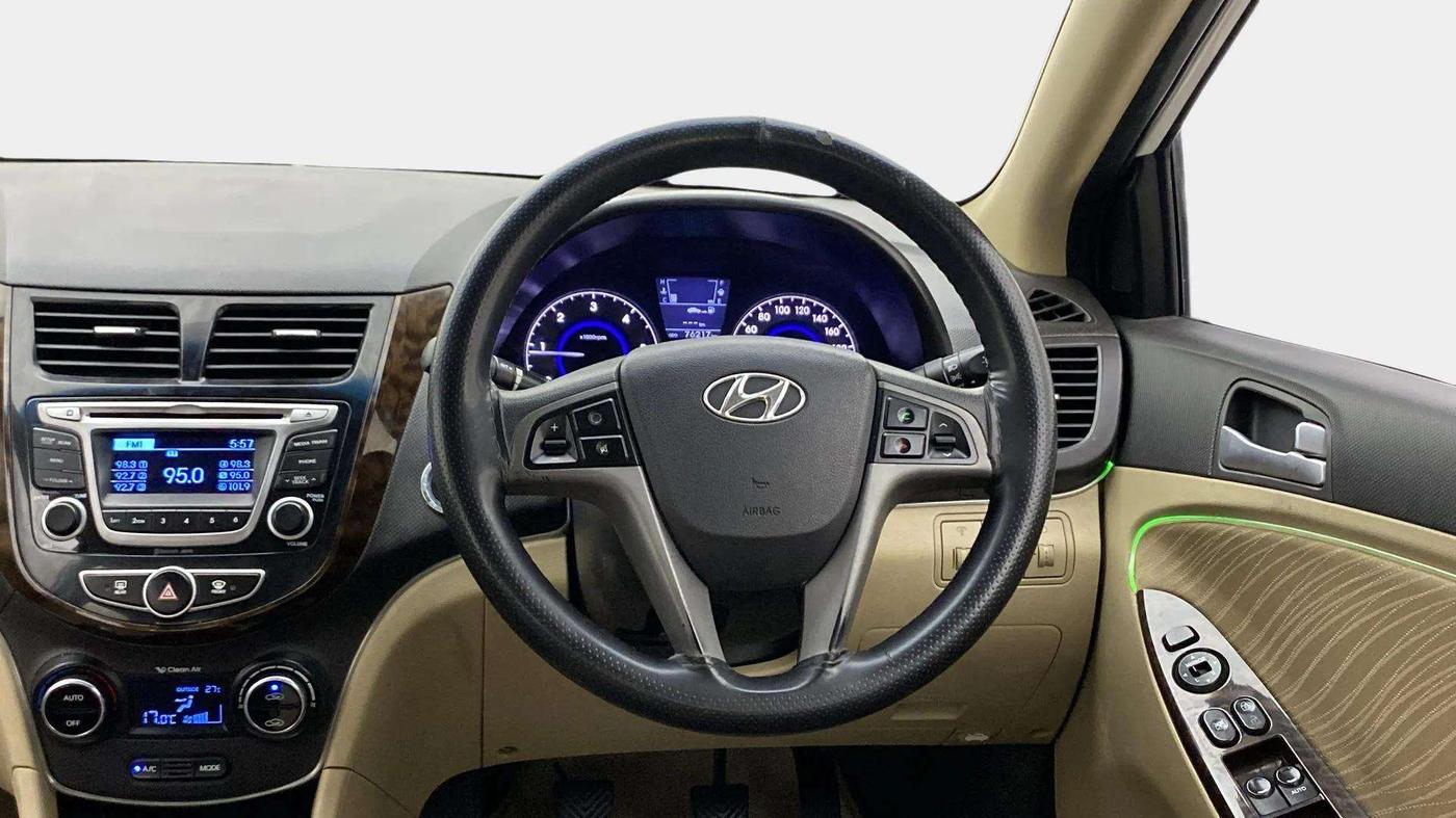 2015 Hyundai Verna FLUIDIC 1.6 CRDI S(O) 4S, Diesel, Manual, 76,187 km, Steering Wheel Close Up