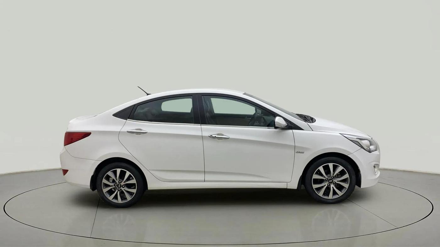 2015 Hyundai Verna FLUIDIC 1.6 CRDI S(O) 4S, Diesel, Manual, 76,187 km, Right Side View