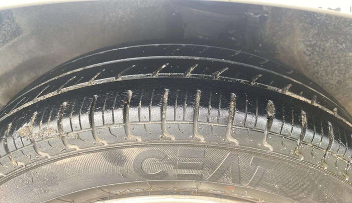 2017 Maruti Alto 800 LXI, Petrol, Manual, 78,844 km, Left Front Tyre Tread