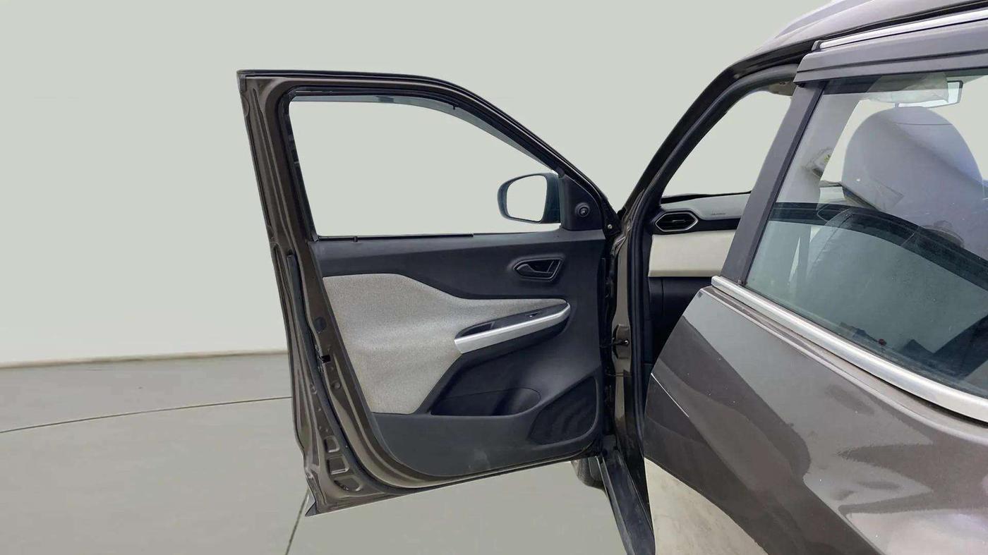 2022 Nissan MAGNITE XE, Petrol, Manual, 13,520 km, LHS Front Door
