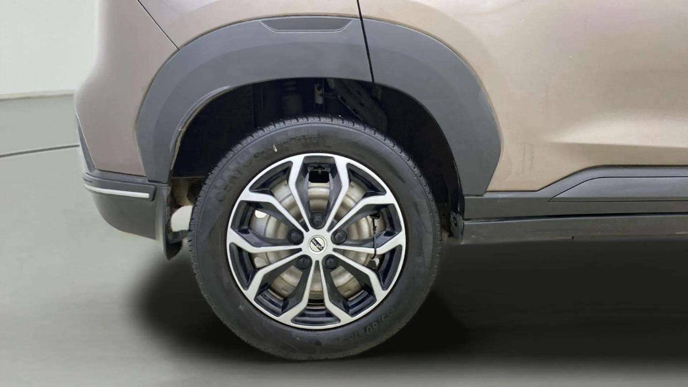 2022 Nissan MAGNITE XE, Petrol, Manual, 13,520 km, Right Rear Wheel
