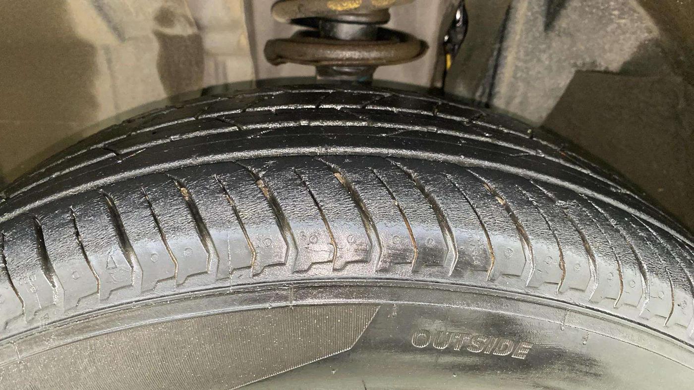 2022 Nissan MAGNITE XE, Petrol, Manual, 13,520 km, Left Front Tyre Tread