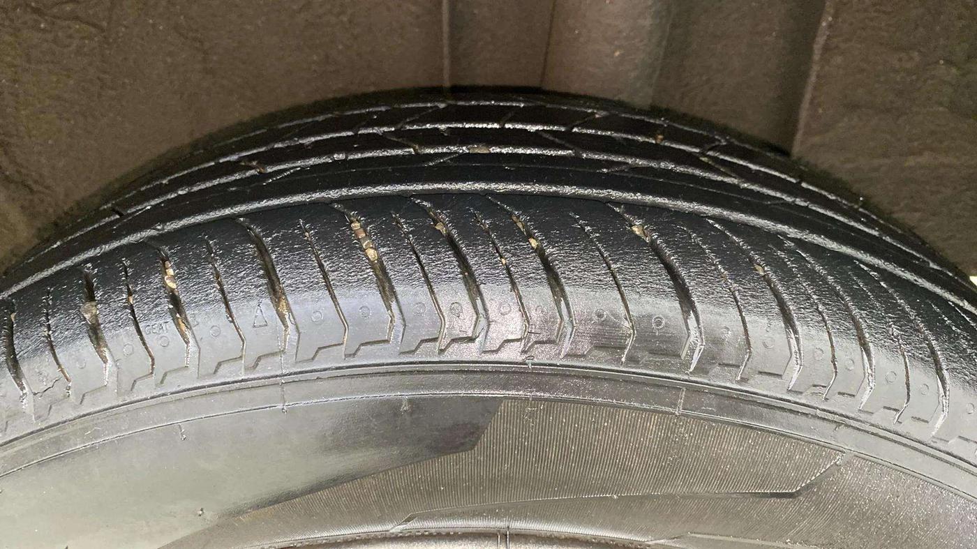 2022 Nissan MAGNITE XE, Petrol, Manual, 13,520 km, Left Rear Tyre Tread