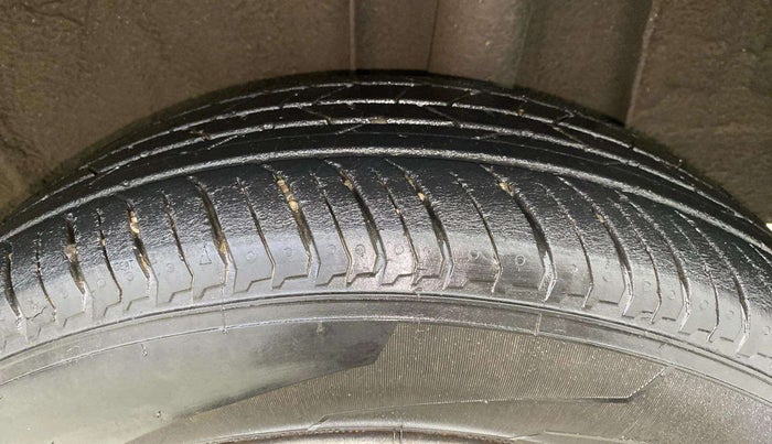 2022 Nissan MAGNITE XE, Petrol, Manual, 13,464 km, Left Rear Tyre Tread