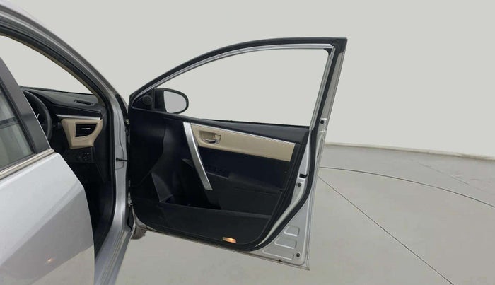 2016 Toyota Corolla Altis G CVT PETROL, Petrol, Automatic, 55,590 km, RHS Front Door