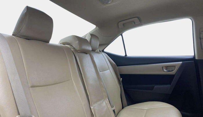 2016 Toyota Corolla Altis G CVT PETROL, Petrol, Automatic, 55,590 km, Right Side Rear Door Cabin