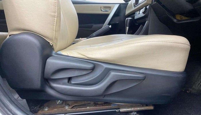 2016 Toyota Corolla Altis G CVT PETROL, Petrol, Automatic, 55,590 km, Driver Side Adjustment Panel