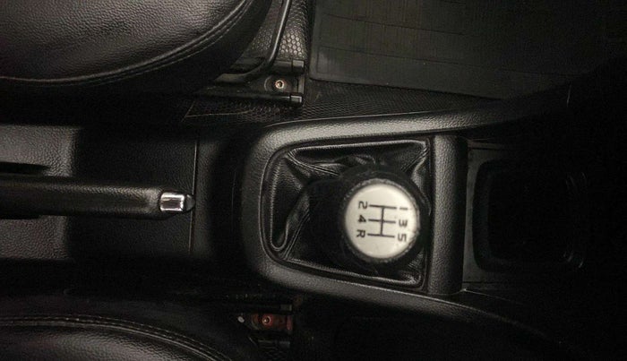 2012 Maruti Swift ZXI, Petrol, Manual, 82,569 km, Gear Lever