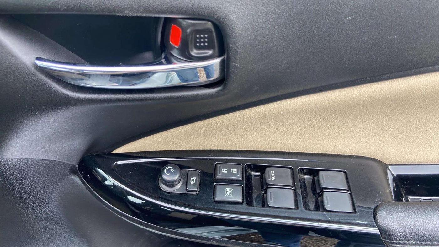 2023 Toyota Glanza G E-CNG, CNG, Manual, 78,876 km, Driver Side Door Panels Control
