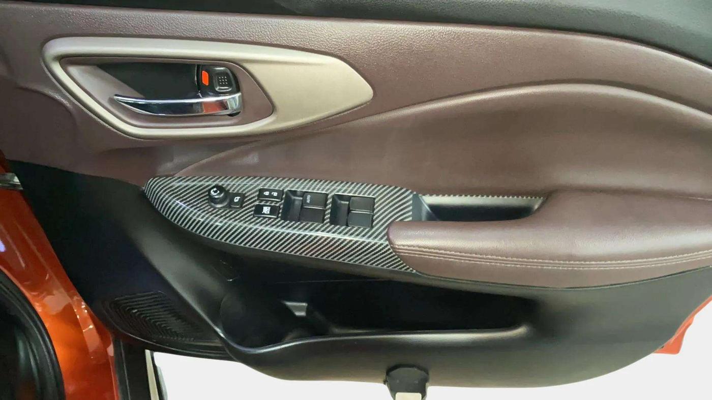 2024 Toyota Urban Cruiser Taisor V 1.0 Petrol AT, Petrol, Automatic, 13,802 km, Driver Side Door Panels Control