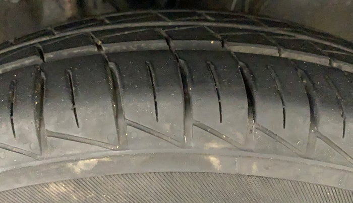 2022 Maruti Alto LXI O, Petrol, Manual, 9,442 km, Right Front Tyre Tread