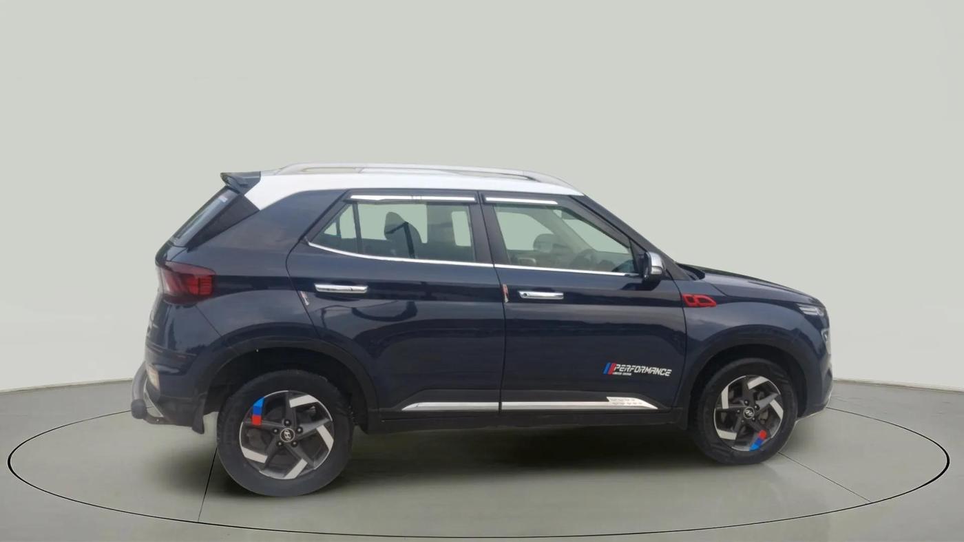 2019 Hyundai VENUE SX 1.4 CRDI, Diesel, Manual, 71,542 km, Right Side View