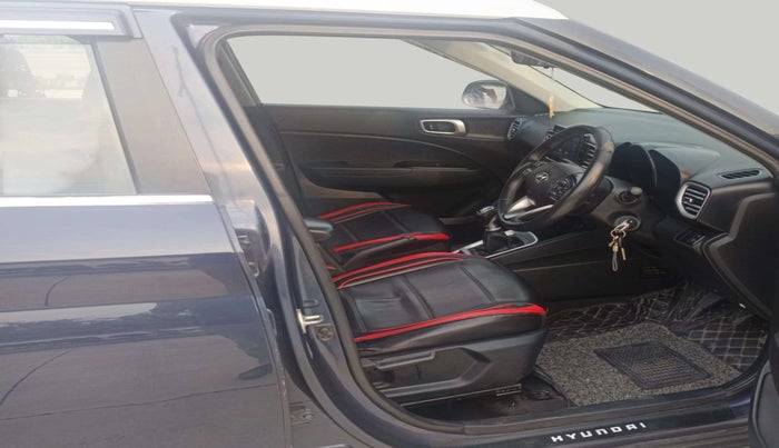 2019 Hyundai VENUE SX 1.4 CRDI, Diesel, Manual, 71,542 km, Right Side Front Door Cabin