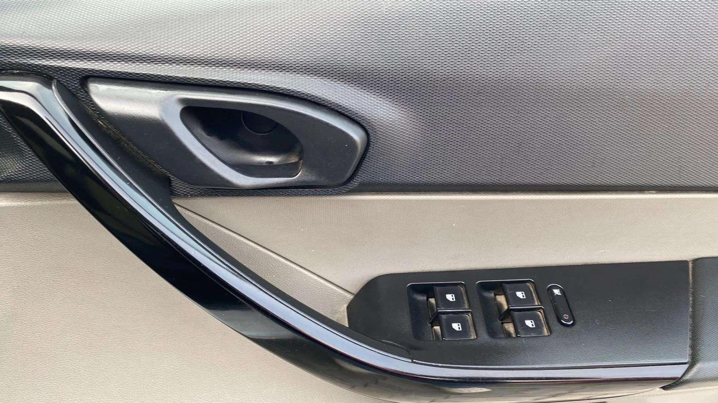2017 Tata Tiago XM PETROL, Petrol, Manual, 33,373 km, Driver Side Door Panels Control