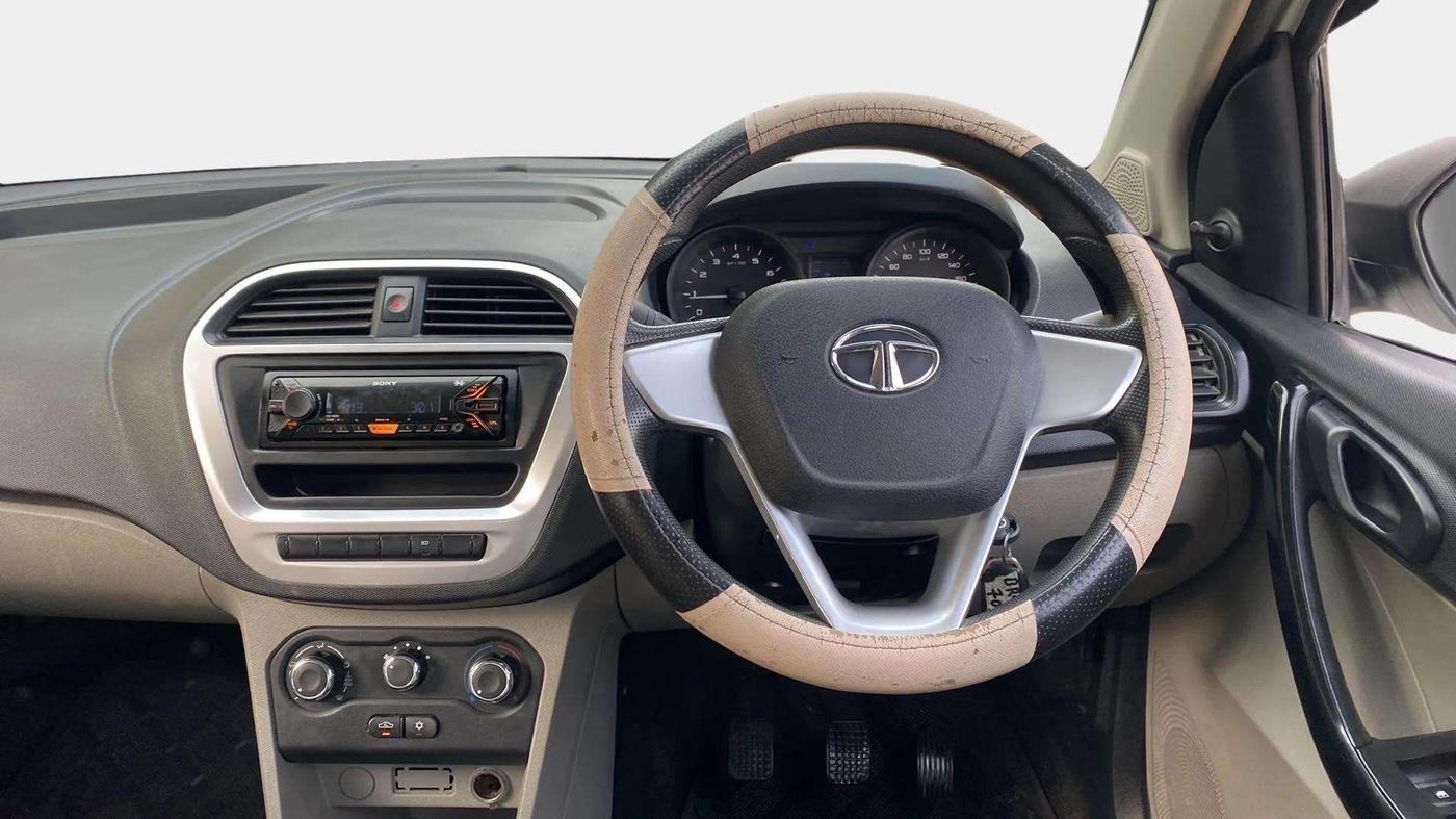 2017 Tata Tiago XM PETROL, Petrol, Manual, 33,373 km, Steering Wheel Close Up