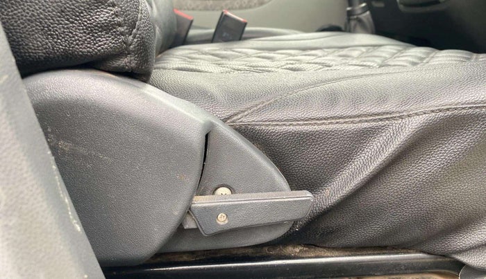 2018 Maruti Alto 800 LXI, Petrol, Manual, 82,186 km, Driver Side Adjustment Panel