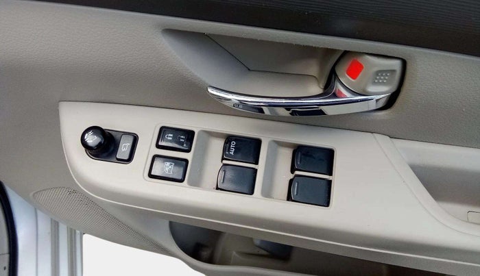 2019 Maruti Ertiga VXI SHVS, Petrol, Manual, 1,08,511 km, Driver Side Door Panels Control