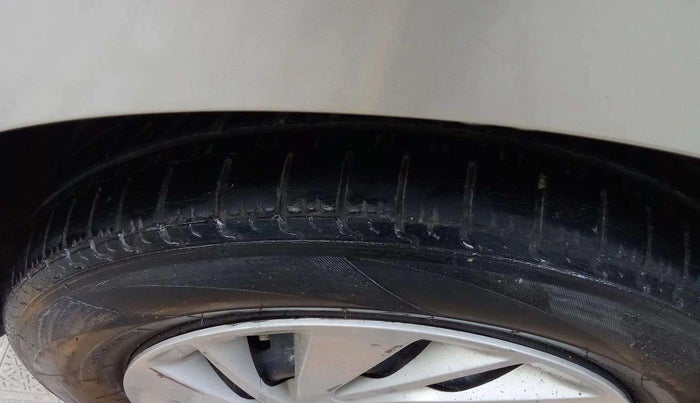 2019 Maruti Ertiga VXI SHVS, Petrol, Manual, 1,08,511 km, Left Front Tyre Tread