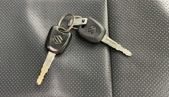 2017 Maruti Alto 800 LXI, Petrol, Manual, 76,233 km, Key Close Up
