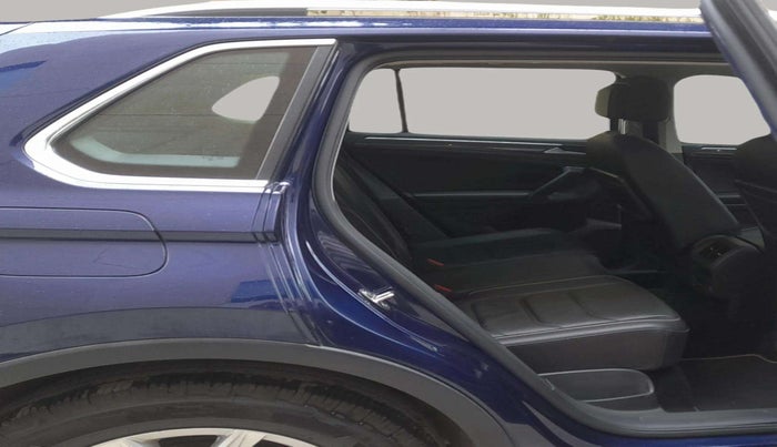 2019 Volkswagen TIGUAN HIGHLINE TDI AT, Diesel, Automatic, 76,175 km, Right Side Rear Door Cabin